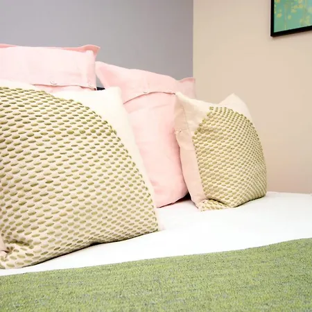 Mead Heights By Staybc Apartment Bristol