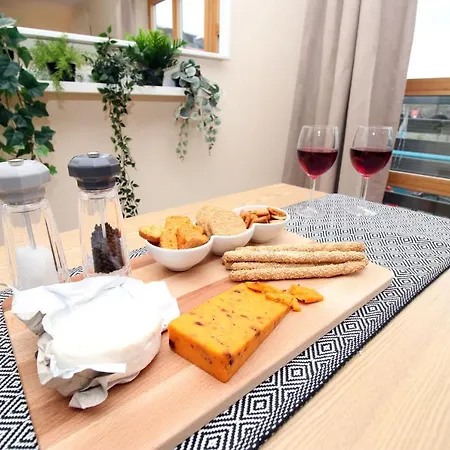 Mead Heights By Staybc Apartment